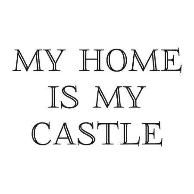Szablon malarski z angielskim napisem my home is my castle przedstawionym w formie wizualizacji na białym tle