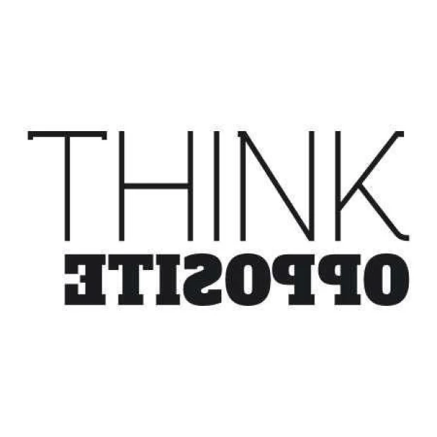 Szablon malarski 02X 18 think opposite 1724 - Wzór graficzny. Napisy w dwóch różnych stylach, jeden pionowy, drugi poziomy