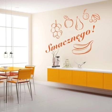 Naklejka 03X 17 smacznego 1729 - Aranżacja w kuchni. Ściany w jasnym kolorze, meble w odcieniu pomarańczowym