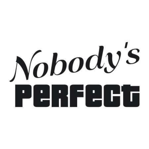 Naklejka 03X 19 nobodys perfect 1730 - Wzór graficzny. Tekst Nobodys Perfect w różnych stylach czcionek, czarny na białym