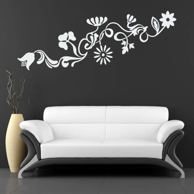 Naklejka 03X 25 ornament roślinny 1787 - Aranżacja w salonie. Ściana w ciemnym kolorze, sofa w jasnym odcieniu