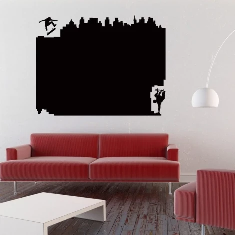 Naklejka kredowa 008 skater - Aranżacja w salonie. Ściany w jasnym kolorze, meble w odcieniu czerwonym