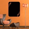 Naklejka kredowa 035 ornament - Aranżacja w pokoju dziennym. Ściany w kolorze pomarańczowym, meble w odcieniach brązu i różu