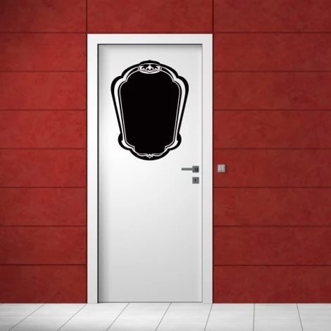 Naklejka kredowa ornament 028 - Aranżacja w korytarzu. Czerwone ściany i biała drzwi z naklejką w kształcie ramki