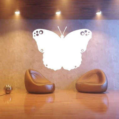 Tablica suchościeralna 030 motyl - Aranżacja w nowoczesnym salonie. Ściany w odcieniu szaro-beżowym, podłoga drewniana