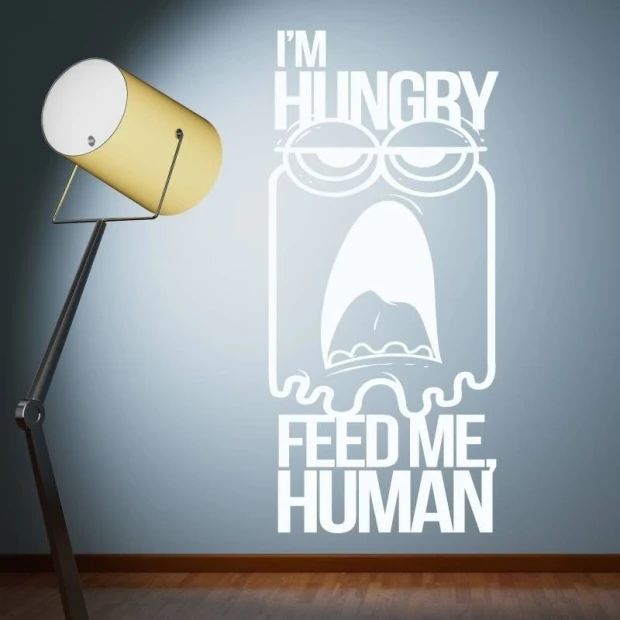 Szablon malarski 02X 01 i am hungry feed me human 1911 - Aranżacja w pokoju. Ściana w kolorze niebieskim z lampą stojącą