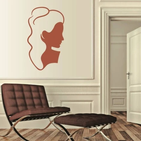 Szablon malarski 02X 09 kobiecy profil 1906 - Aranżacja w salonie. Jasne ściany z elementami klasycznymi