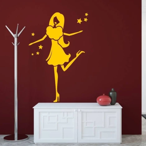 Szablon malarski 02X 22 kobieca sylwetka 1904 - Aranżacja w salonie. Ciemnoczerwone ściany z białym meblem