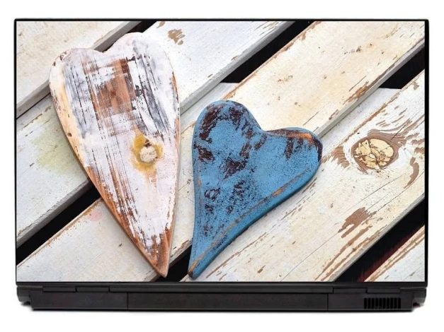 Naklejka na laptopa serce P223 - Wzór graficzny. Dwa serca w różnych kolorach na tle jasnych desek