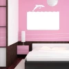 Tablica suchościeralna delfin 114 - Aranżacja w sypialni. Ściany w kolorze różowym, meble w odcieniach brązu