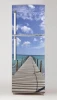 Okleina na lodówkę naklejka pomost P55 - Wzór graficzny. Grafika przedstawia drewniany pomost prowadzący w stronę morza pod