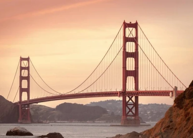Tablica magnetyczna suchościeralna z nadrukiem mostu Golden Gate na białym tle