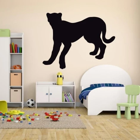 Naklejka kredowa puma 179 - Aranżacja w pokoju dziecięcym. Ściany w jasnym kolorze, meble w neutralnych odcieniach