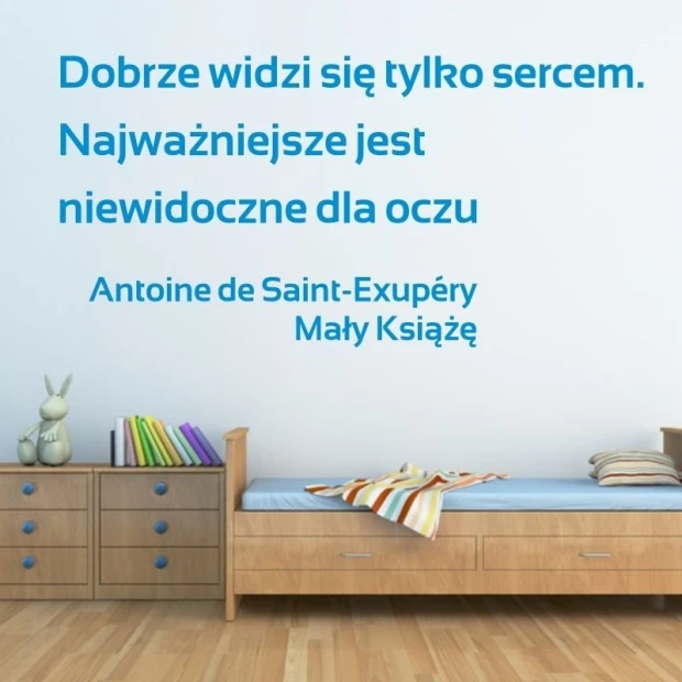 Naklejka dobrze widzi się tylko sercem 1970 - Aranżacja w sypialni. Ściany w jasnym kolorze, drewniane meble w naturalnym