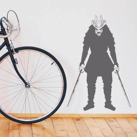 Naklejka samuraj 2074 - Aranżacja w pokoju. Ściana w jasnym kolorze, podłoga drewniana, obok rower