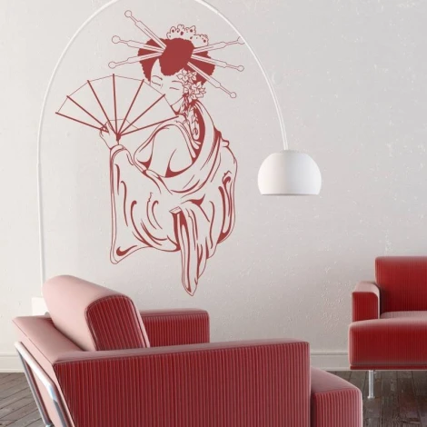 Naklejka ścienna geisha 2056 - Aranżacja w salonie. Ściany w jasnym kolorze, meble w odcieniach czerwieni