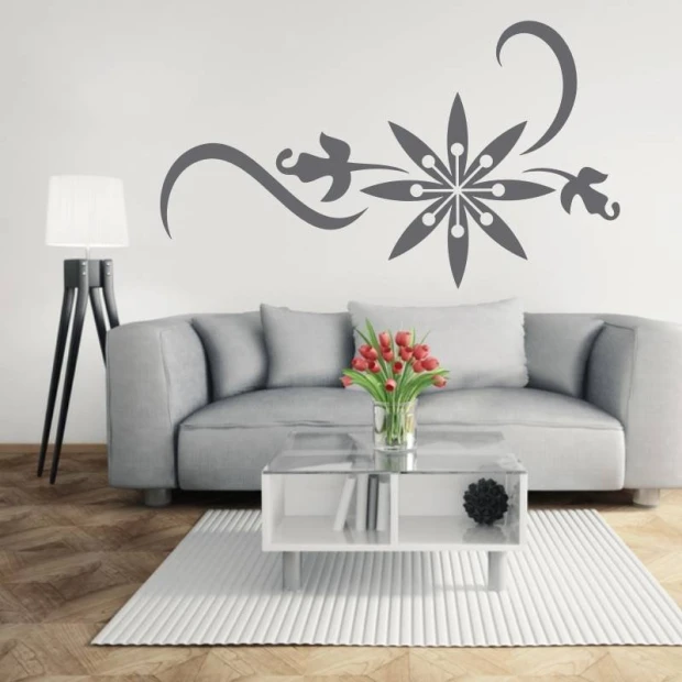 Naklejka dekoracyjna ornament roślinny 2129 - Aranżacja w salonie. Szare ściany, jasna kanapa i stół szklany