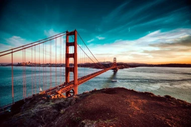 Fototapeta na ścianę Golden Gate widok na most FP 2255 - Wzór graficzny. Most w kolorze pomarańczowym na tle nieba i wody