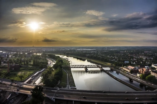 Fototapeta na ścianę zachód słońca nad miastem FP 2258 - Aranżacja w salonie. Ściany w jasnych kolorach, widok na rzekę