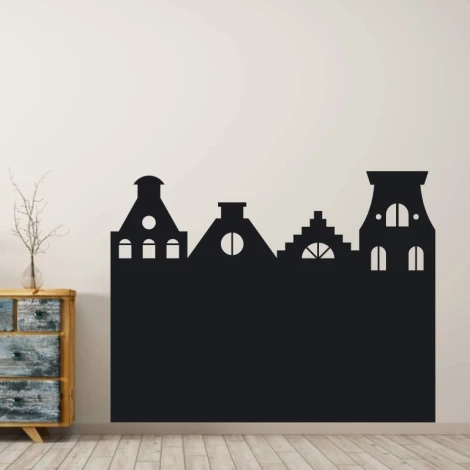 Naklejka kredowa domki 243 - Aranżacja w pokoju. Ściana w jasnym kolorze z meblami w odcieniu niebieskim