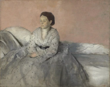 Reprodukcja Portrat der Madame Rene de Gas, Edgar Degas - Wzór graficzny. Postać kobiety w jasnej sukni z kropkami, siedząca