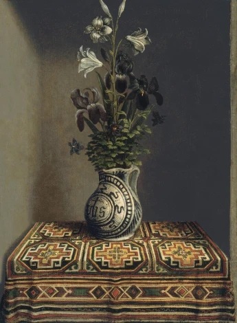Reprodukcja Flowers in a Jug, Hans Memling - Aranżacja w wnętrzu z drewnianym stołem. Stół pokryty kolorowym obrusem