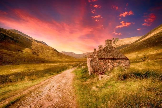 Fototapeta na ścianę różowo fioletowe niebo nad dróżką FP 3632 - Aranżacja w naturalnym krajobrazie. Widoczne góry i dróżka