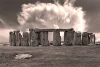 Fototapeta na ścianę Stonehenge FP 5555 - Wzór graficzny. Kamienne struktury w formie kręgu na tle chmur