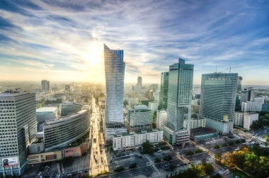 Fototapeta na ścianę nowoczesne wieżowce Warszawa FP 5895 - Aranżacja w biurze. Szare ściany i minimalistyczne meble