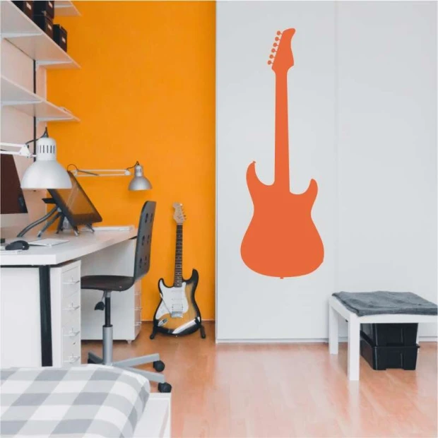 Szablon malarski gitara 2253 - Aranżacja w pokoju. Ściany w kolorze pomarańczowym i białym, nowoczesne meble