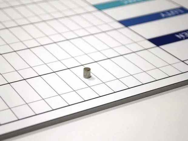 Magnetyczna tablica suchościeralna lean 040 planer roczny - Wzór graficzny. Tablica z siatką prostokątów w różnych kolorach