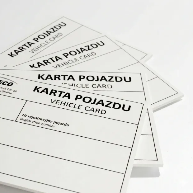 Tablica suchościeralna na wymiar z Twoją grafiką, idealna do nowoczesnego biura, łącząca funkcjonaln