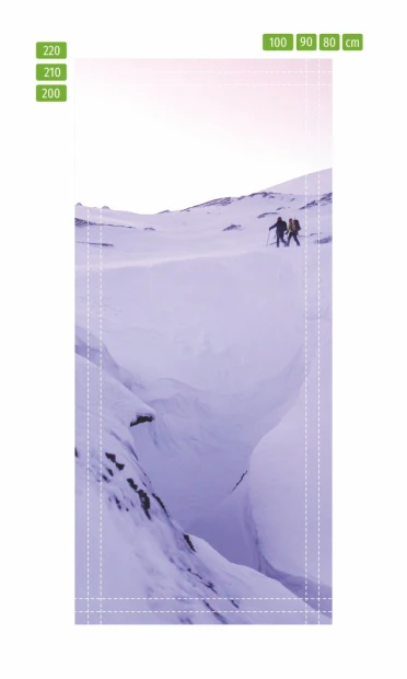 Fototapeta na drzwi z zimowym motywem gór, przedstawiona jako infografika z liniami cięcia i wymiarami
