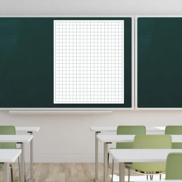 Suchościeralna nakładka magnetyczna w kratkę zaprezentowana na szkolnej tablicy kredowej