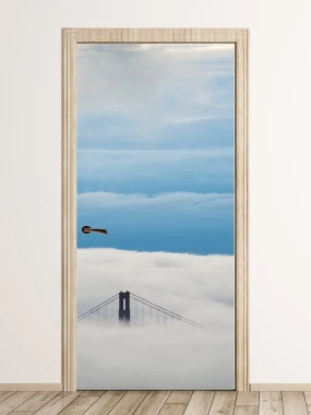 Fototapeta na drzwi most Golden Gate FP 5347 - Wzór graficzny. Most w chmurach na tle nieba w odcieniach niebieskiego