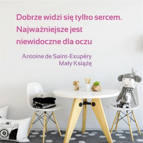 Szablon do malowania cytat: Dobrze widzi się tylko sercem 1970 - Aranżacja w pokoju dziecięcym. Ściany w jasnym kolorze
