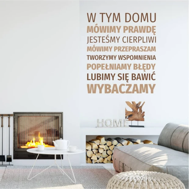Szablon malarski sentencja: W tem domu mówimy prawdę 1941 - Aranżacja w salonie. Ściany w jasnym kolorze, minimalistyczne