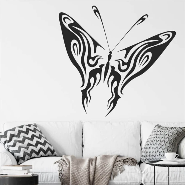 Naklejka na ścianę motyl 2361 - Aranżacja w salonie. Ściany w jasnym kolorze, meble w odcieniach szarości
