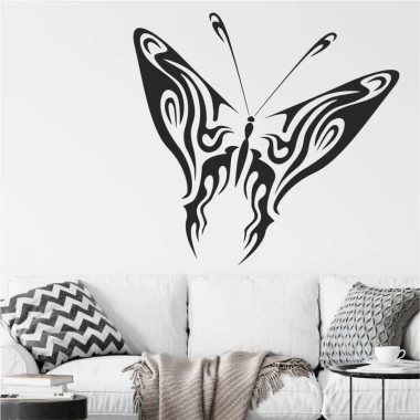 Naklejka na ścianę motyl 2361 - Aranżacja w salonie. Ściany w jasnym kolorze, meble w odcieniach szarości