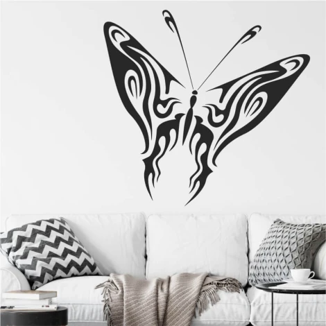 Naklejka na ścianę motyl 2361 - Aranżacja w salonie. Ściany w jasnym kolorze, meble w odcieniach szarości