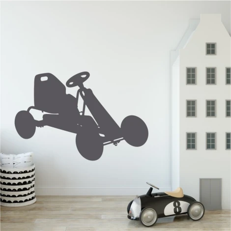 Naklejka na ścianę gokart 2324 - Aranżacja w pokoju dziecięcym. Ściany w jasnych kolorach, minimalistyczne meble