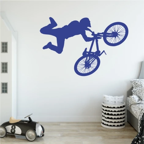 Naklejka na ścianę skoki na rowerze 2313 - Aranżacja w pokoju dziecięcym. Ściany w jasnych kolorach z nowoczesnym stylem