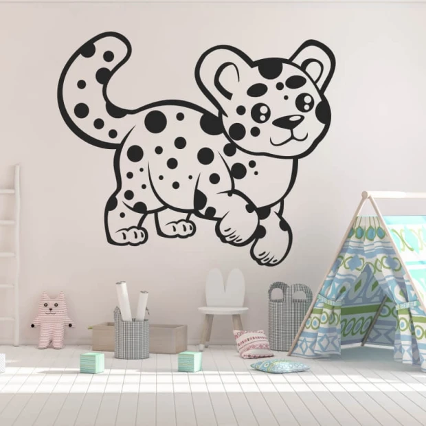 Naklejka na ścianę dla dzieci puma 2410 - Aranżacja w pokoju dziecięcym. Ściany w jasnych kolorach, podłoga jasna, meble