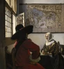 Reprodukcja De Soldaat en het Lachende Meisje, Johannes Vermeer - Aranżacja w wnętrzu z oknem. Ściany w jasnych kolorach