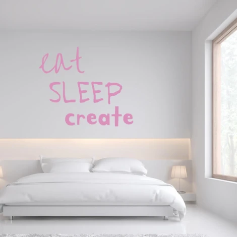 Naklejka na ścianę Eat sleep create 2423 - Aranżacja w sypialni. Ściany w jasnym kolorze, minimalistyczne meble