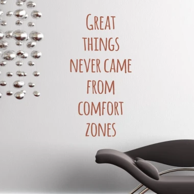 Naklejka na ścianę sentencja Great things 2428 - Wzór graficzny. Tekst w kolorze brązowym na białym tle, pionowo ułożony