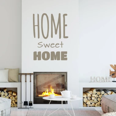 Szablon malarski Home sweet home 2432 - Aranżacja w salonie. Ściany w jasnych odcieniach, kominek z drewnem w tle