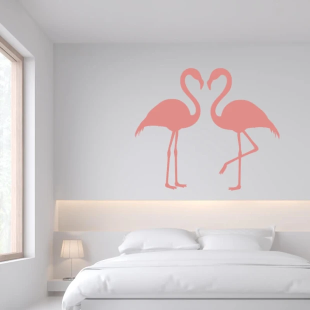 Szablon na ścianę flamingi 2438 - Aranżacja w sypialni. Ściany w jasnym kolorze, minimalistyczne meble