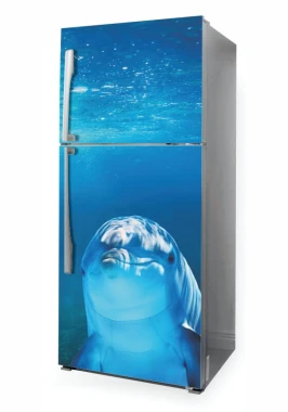 Okleina na lodówkę naklejka delfin P1093 - Wzór graficzny. Delfin na tle niebieskiej wody z bąbelkami powietrza