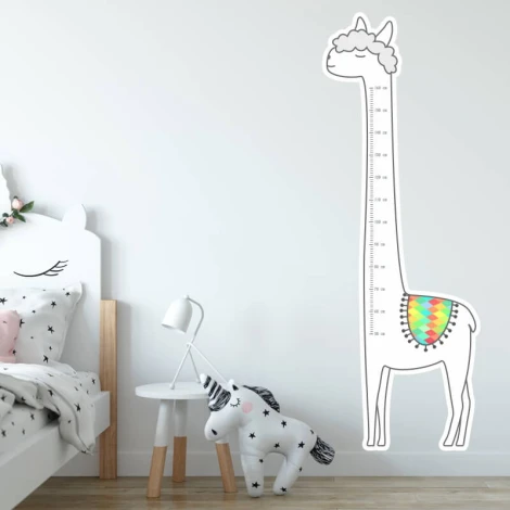 Naklejka miarka wzrostu dziecka aplaka 2458 - Aranżacja w pokoju dziecięcym. Ściany w jasnych kolorach, meble w naturalnym